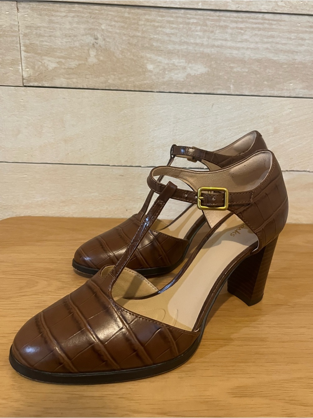 Clarks Brown T-Strap Block Heels with Croc Texture - Picture 3 of 13